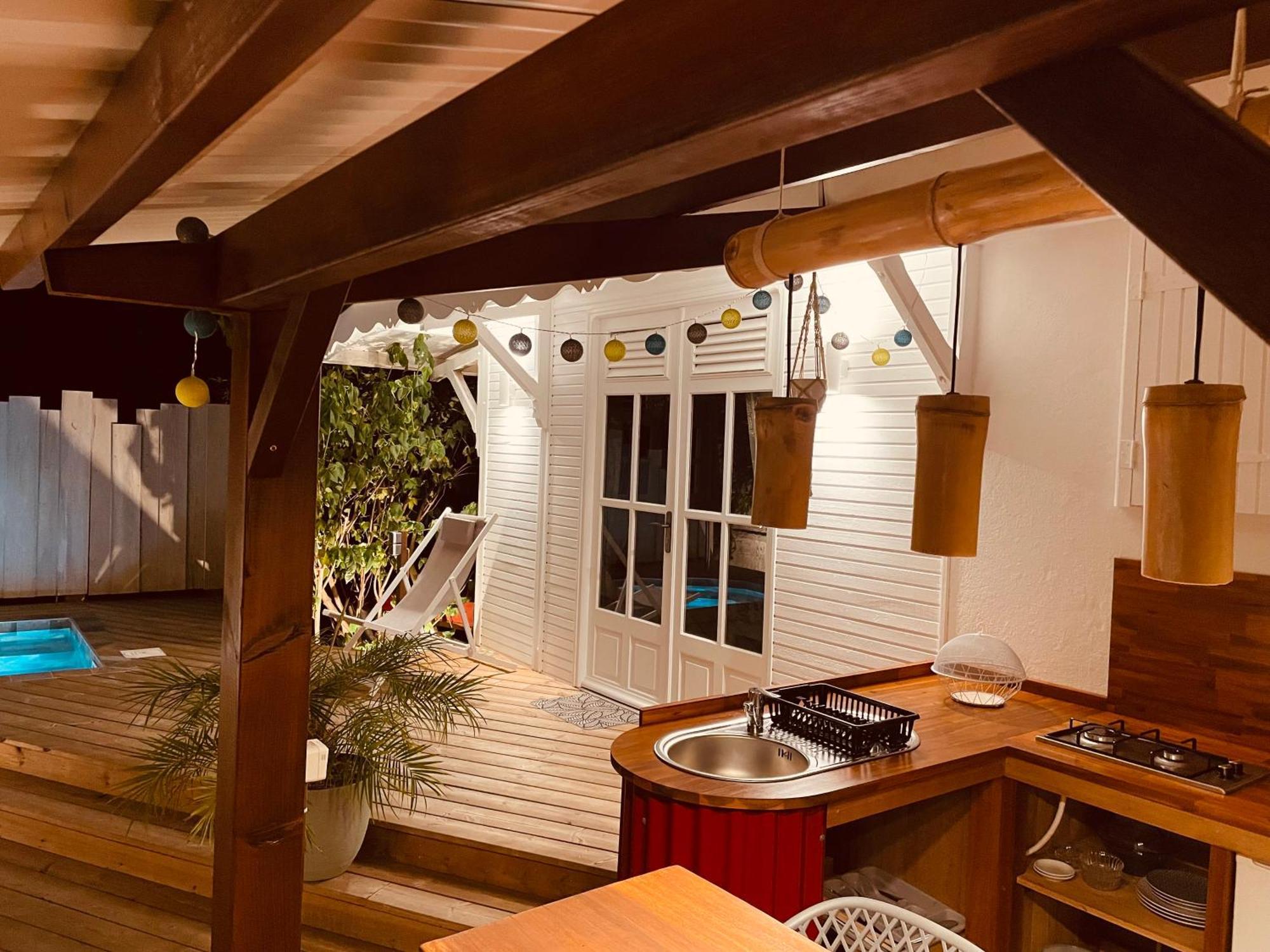 Les Coulirooms - Suite Avec Jacuzzi Et Grande Terrasse Sainte-Anne  Luaran gambar