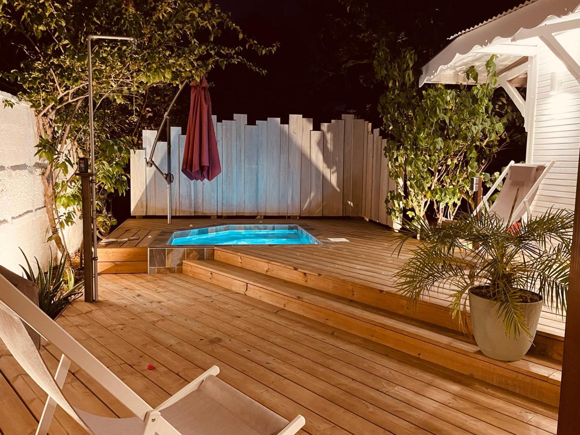 Les Coulirooms - Suite Avec Jacuzzi Et Grande Terrasse Sainte-Anne  Luaran gambar