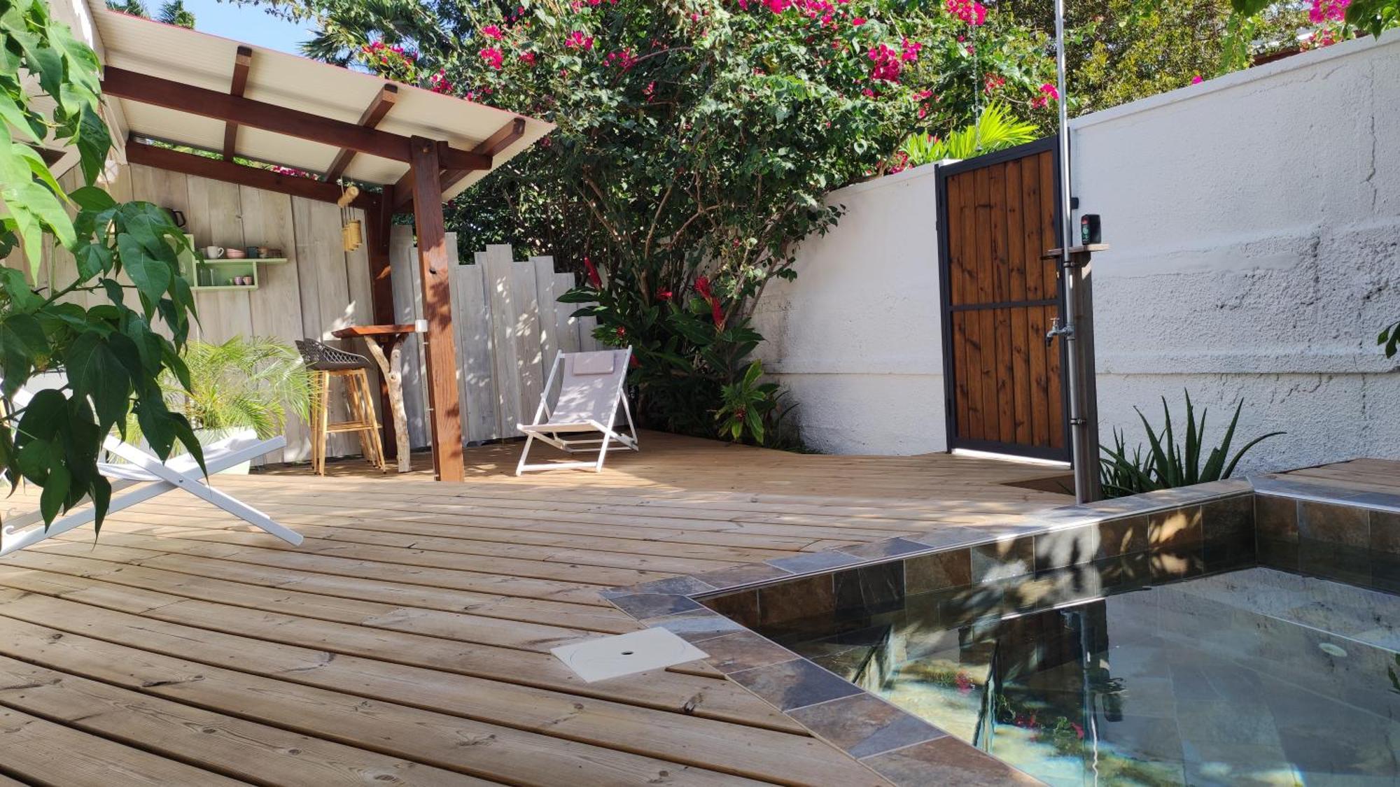 Les Coulirooms - Suite Avec Jacuzzi Et Grande Terrasse Sainte-Anne  Luaran gambar