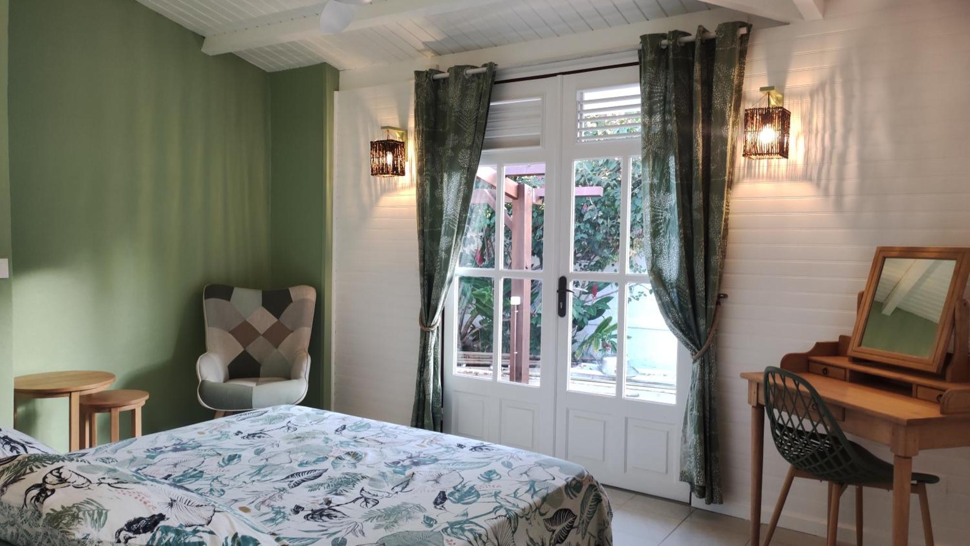 Les Coulirooms - Suite Avec Jacuzzi Et Grande Terrasse Sainte-Anne  Luaran gambar